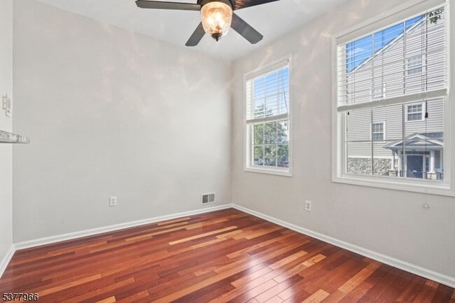 Building Photo - 107 Brittany Ct