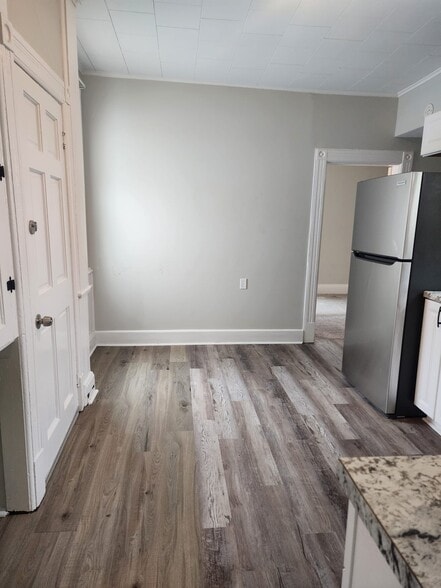 Building Photo - 235 5th Ave