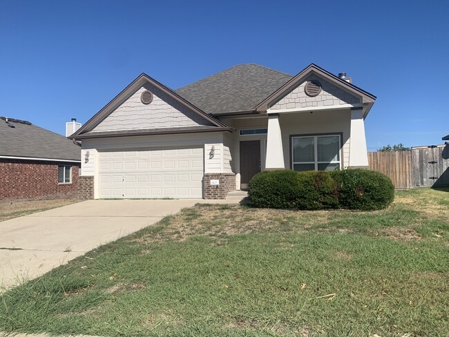 Building Photo - 5827 Alexandria Dr