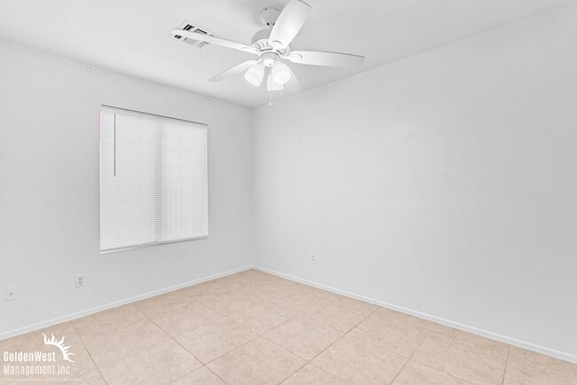 Building Photo - Comfortable 3Bdm 2Ba Home in Sun City!