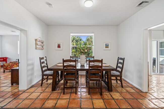 Building Photo - 49 River Dr