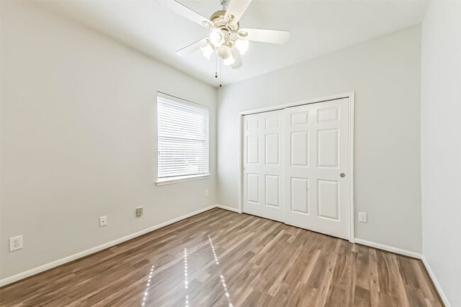 Building Photo - 14610 Farrawood Dr