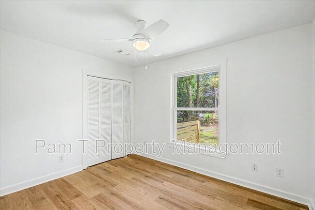 Building Photo - 106 Holcomb St