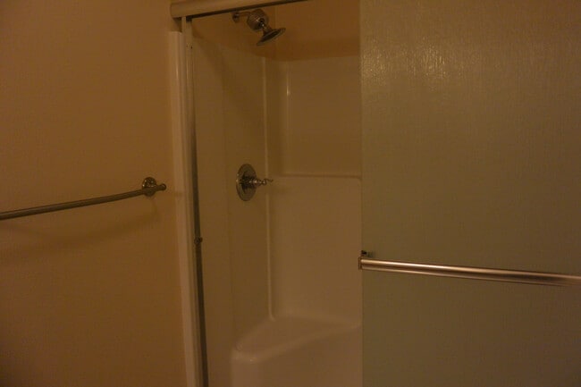 Building Photo - 13106 NE 25th St