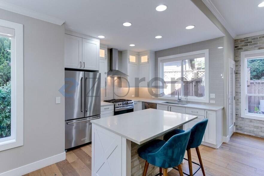 Building Photo - 23620-23230 230th Pl SE