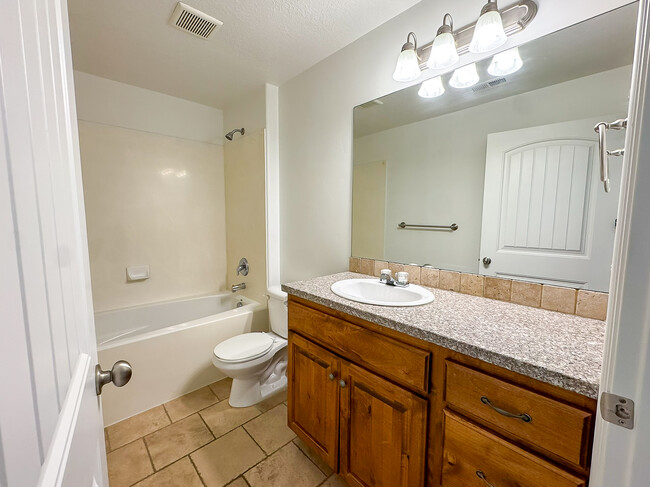 Building Photo - 248 S 550 W