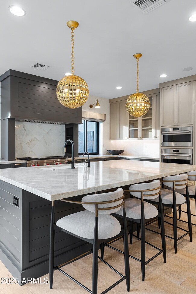 Building Photo - 5841 N Echo Canyon Cir