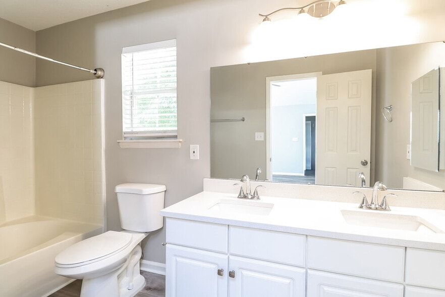 Building Photo - 2601 Clarencefield Dr