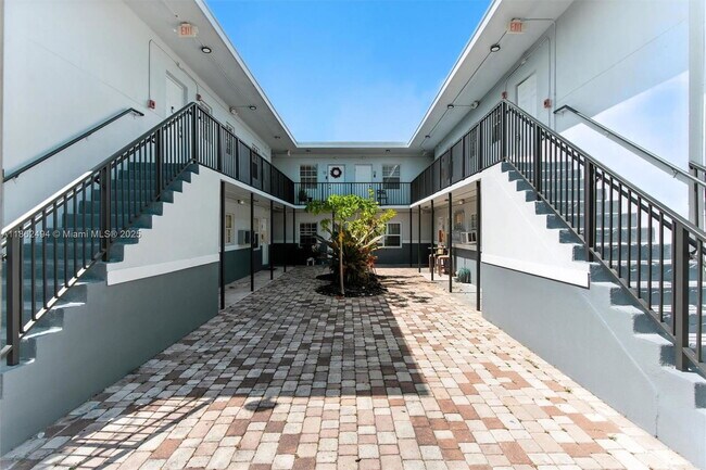 Building Photo - 3615 Thomas Ave