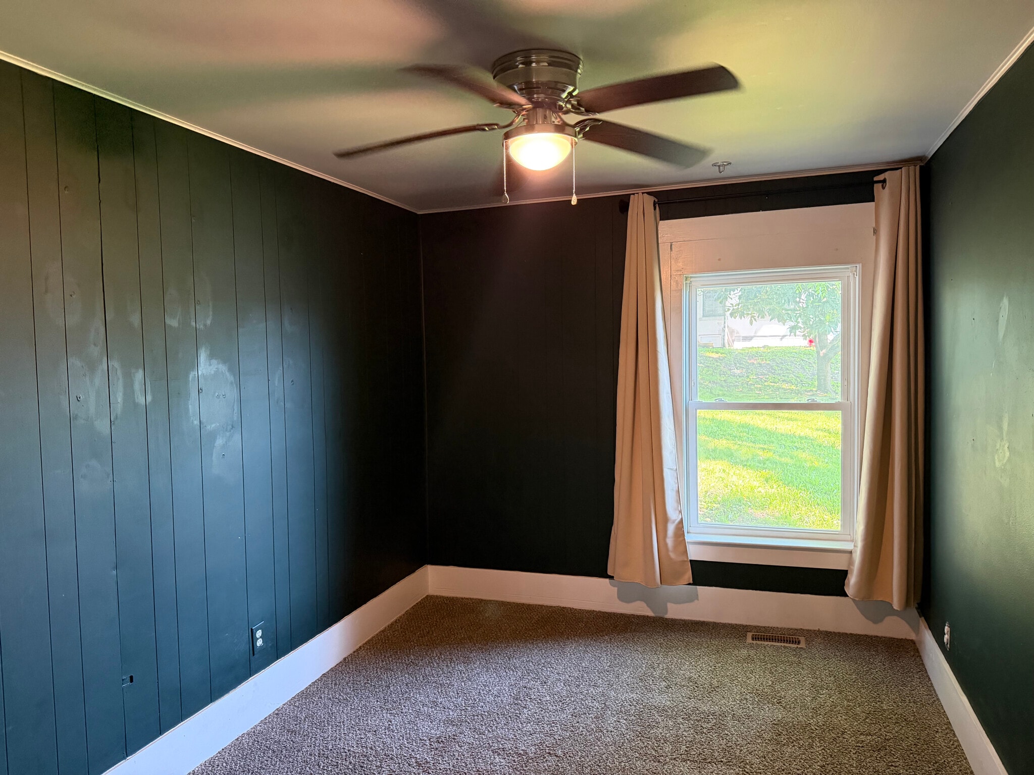 third bedroom - 210 S Jefferson St