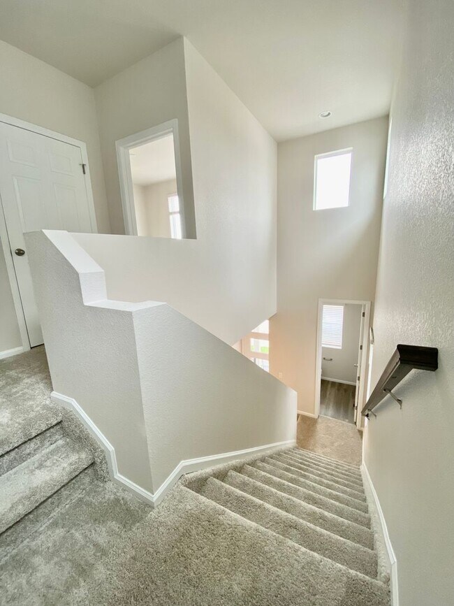 Building Photo - 8739 Scarborough Dr