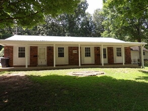 Building Photo - 248 Meadowview Dr