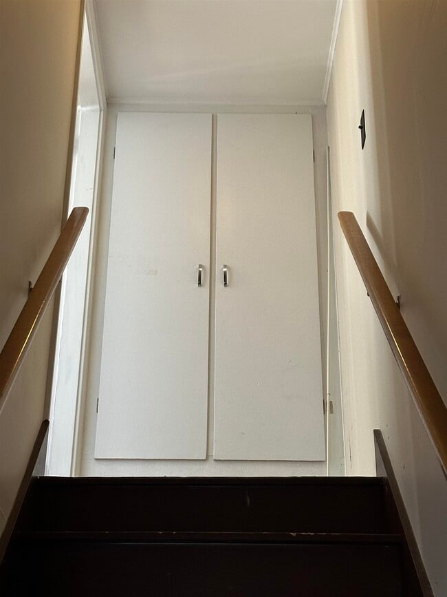 Building Photo - 17 Hanover St