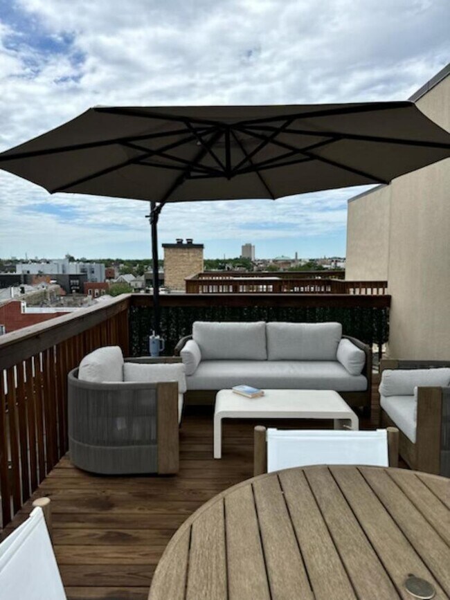 Building Photo - 1521 W Haddon Ave