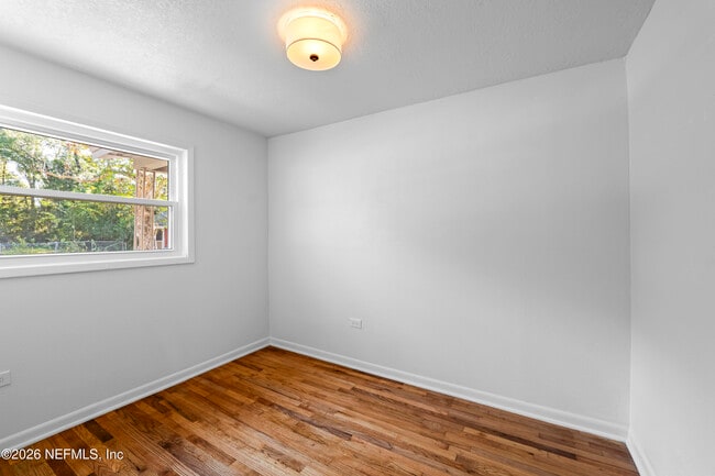 Building Photo - 2389 Hilly Rd