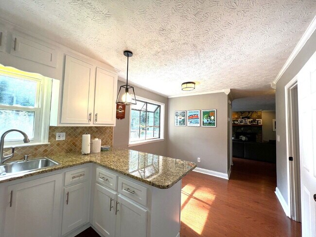 Building Photo - 3324 Devaughn Dr