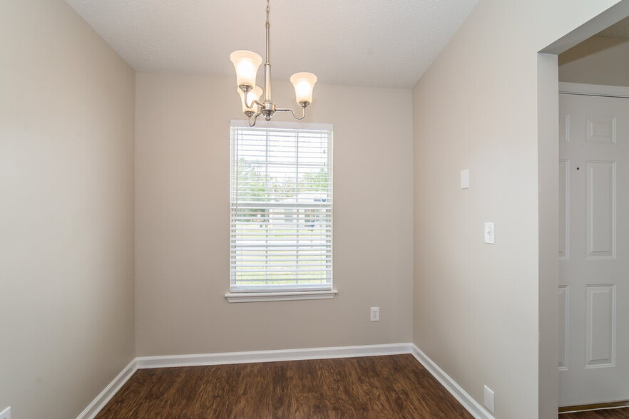 Building Photo - 1125 Buccaneer Blvd