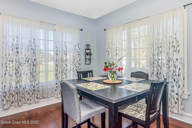 Building Photo - 27 E Ave A