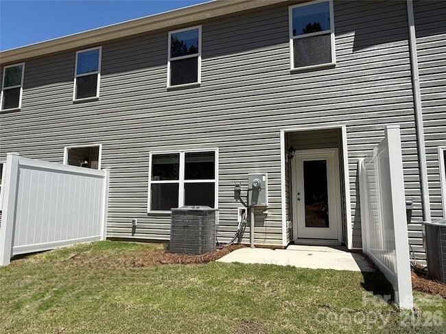 Building Photo - 3180 Ora Smith Rd