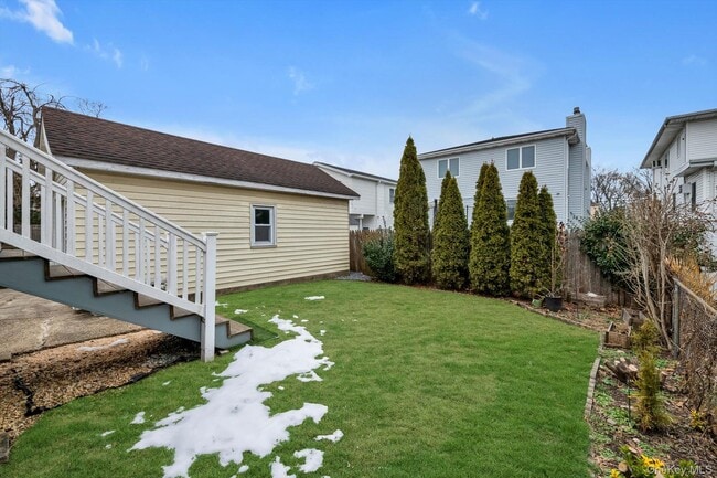 Building Photo - 9 Graywood Rd