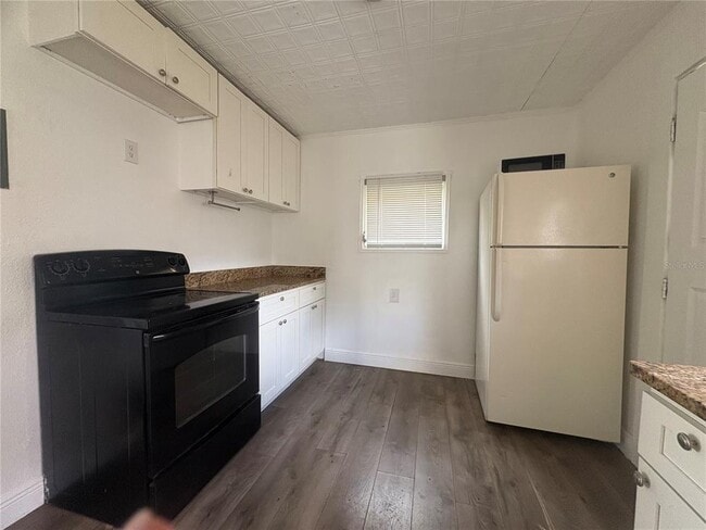 Building Photo - 121 Kensington Rd