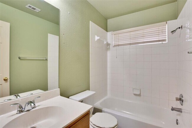 Building Photo - 2512 Jesse Owens Dr