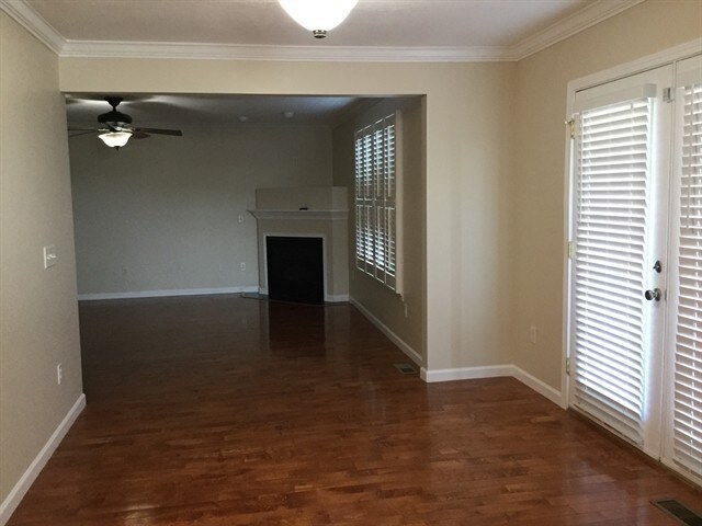 Building Photo - 204 Jessie Ln