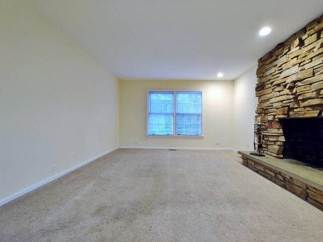 Building Photo - 1520 Chippewa Dr