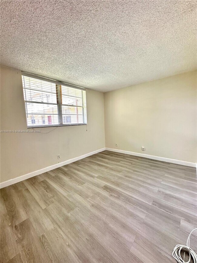Building Photo - 7175 Orange Dr