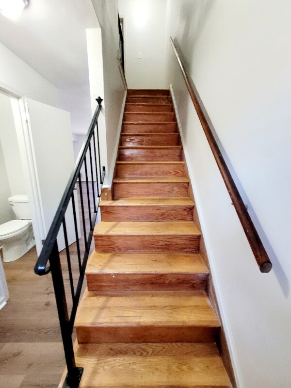 Building Photo - 8 Bainbridge Ave