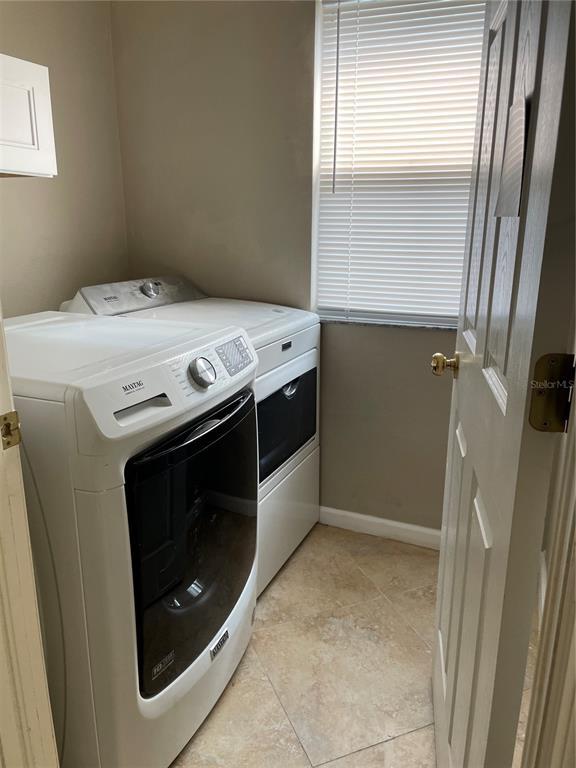 Building Photo - 4939 Woodmere Rd