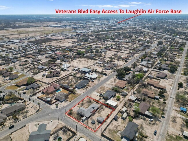 Building Photo - 208 N Broadview St