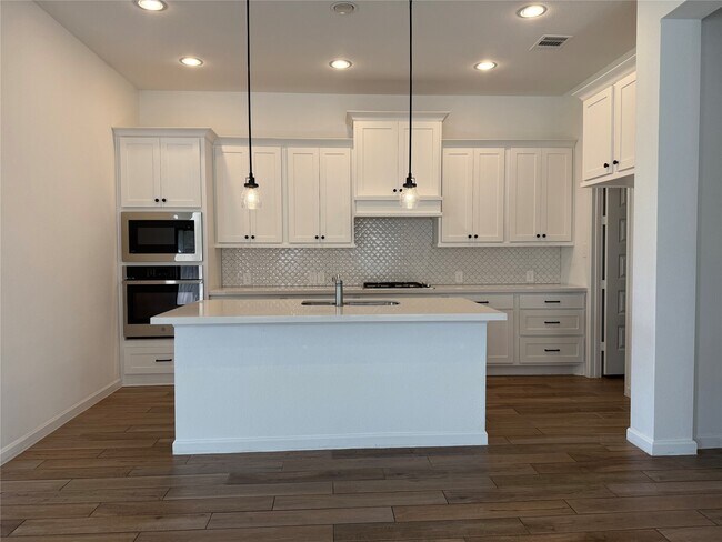 Building Photo - 4942 Hitchings Ct