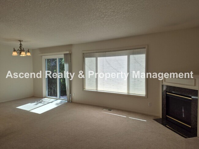 Building Photo - Available NOW! 1 Small Pet OK, Great Bethany Neighborhood, Fenced Yard, New Interior Paint/Dishwa...