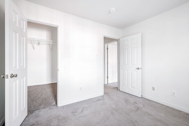 Building Photo - Gorgeous Luxury Townhome for rent