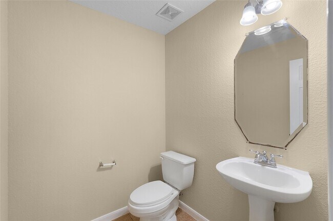 Building Photo - 18743 Westgate Park Dr