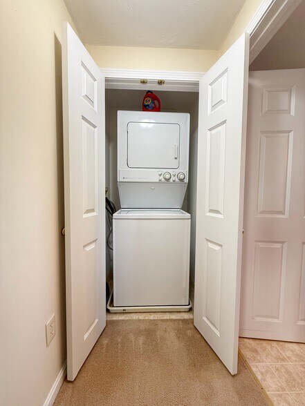 Laundry In Unit - 78 Center St