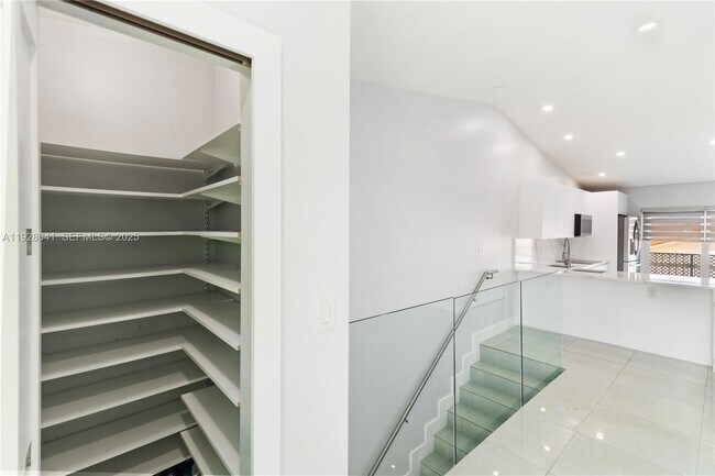 Building Photo - 3375 W 76th St