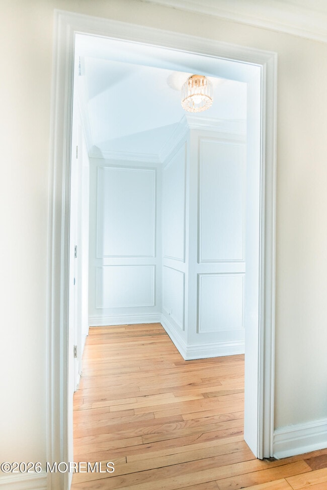 Building Photo - 165 Manor Dr