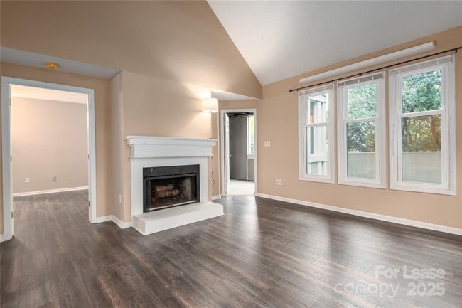 Building Photo - 9205 Ravenwing Dr