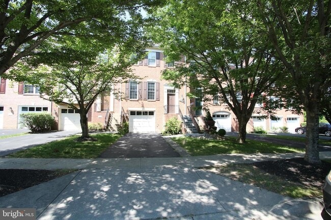 Building Photo - 13728 Valley Oak Cir