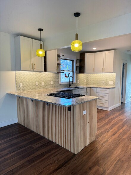 Building Photo - 3111 Arthur St NE