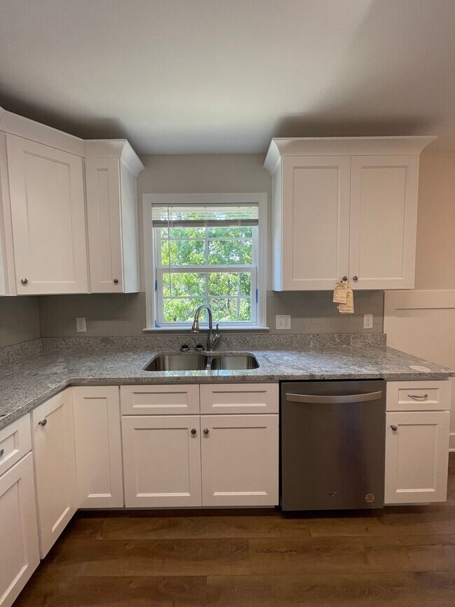 Building Photo - Rental in Ooltewah - 3 Bedrooms + Finished Basement