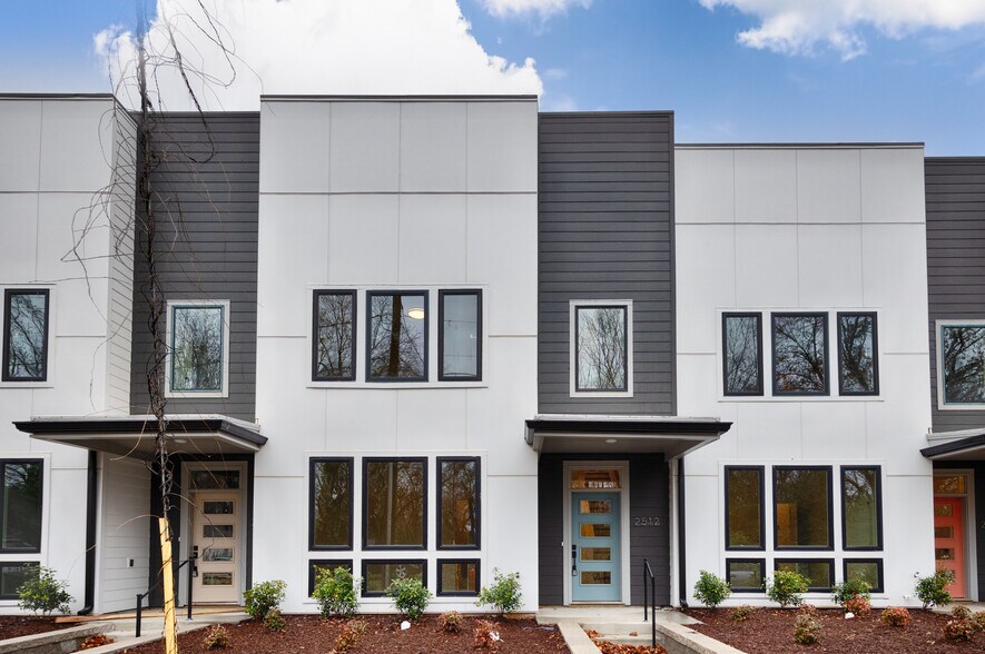 Burbank-chic architecture. Brand-new construction with undeniable curb appeal. - 2512 Freeman Rd SW