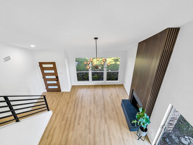 Building Photo - 1306 Briarmead Dr