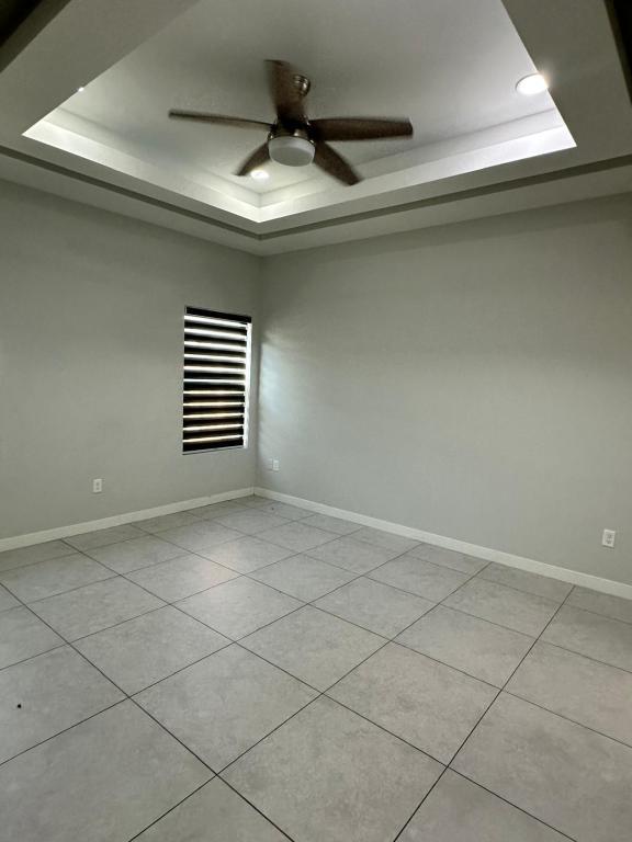 Building Photo - 1822 Sunset Dr