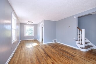 Building Photo - 2 BED 1 BATH BEAUTIFUL SINGLE FAMILY HOME ...