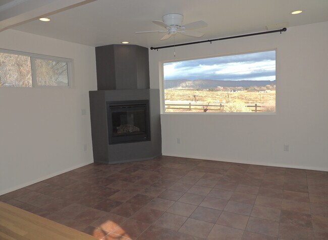 Building Photo - 831 26 Rd