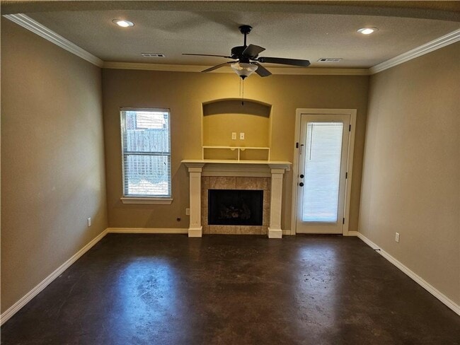 Building Photo - Nice 3 bedroom 2 bath home in Middle of Fayetteville