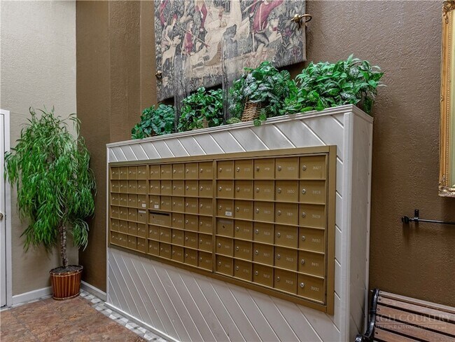 Building Photo - 303 Sugar Top Dr